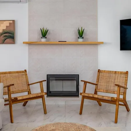 Modern Eleganceprivate Pool Фуэнхирола