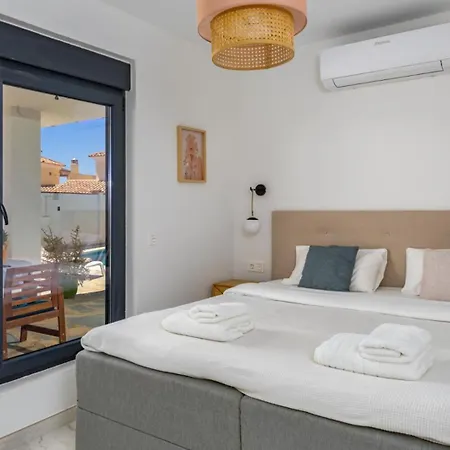 Modern Eleganceprivate Pool וילה פואנגירולה